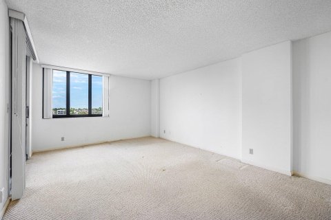 Condo in Highland Beach, Florida, 2 bedrooms № 2185227 - photo 22