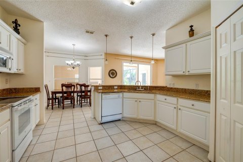 House in Edgewater, Florida 4 bedrooms, 208.38 sq.m. № 1888463 - photo 5