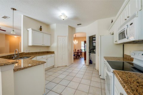 House in Edgewater, Florida 4 bedrooms, 208.38 sq.m. № 1888463 - photo 4