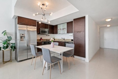 Condominio en venta en Miami, Florida, 2 dormitorios, 140.28 m2 № 2078354 - foto 4