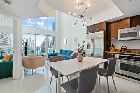 Condominio en Miami, Florida, 2 dormitorios  № 2078354