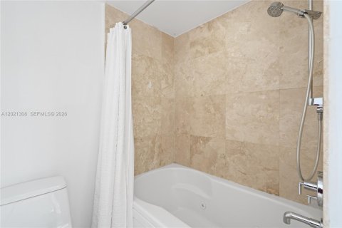 Condominio en venta en Miami, Florida, 2 dormitorios, 140.28 m2 № 2078354 - foto 25
