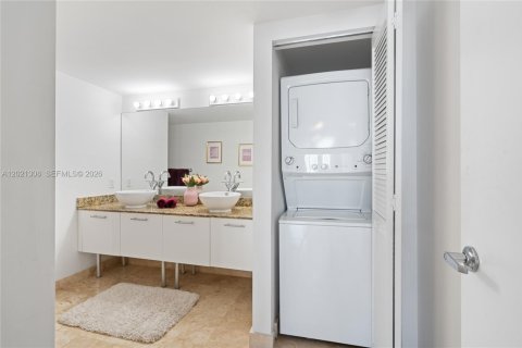 Condominio en venta en Miami, Florida, 2 dormitorios, 140.28 m2 № 2078354 - foto 26