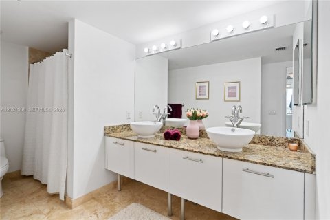 Condominio en venta en Miami, Florida, 2 dormitorios, 140.28 m2 № 2078354 - foto 24