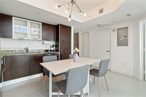 Condominio en venta en Miami, Florida, 2 dormitorios, 140.28 m2 № 2078354 - foto 7