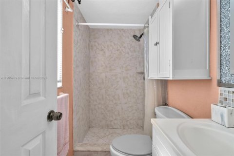 Condo in Coral Springs, Florida, 2 bedrooms  № 2081986 - photo 22