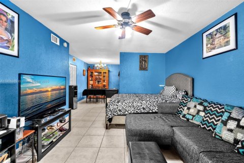 Condo in Coral Springs, Florida, 2 bedrooms  № 2081986 - photo 6