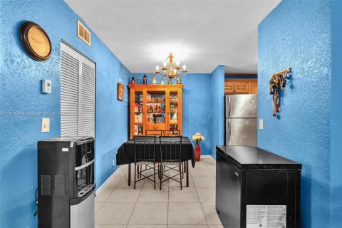 Condo in Coral Springs, Florida, 2 bedrooms  № 2081986 - photo 8