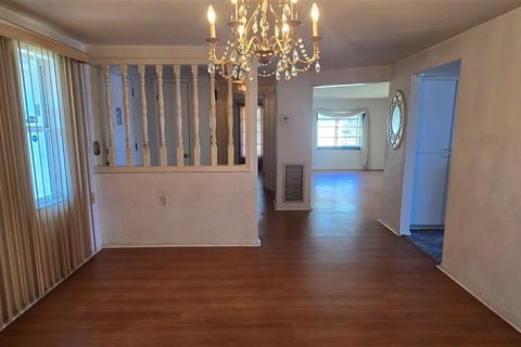 House in Holiday, Florida 2 bedrooms, 165.18 sq.m. № 1576584 - photo 6
