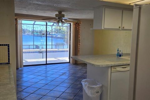 House in Holiday, Florida 2 bedrooms, 165.18 sq.m. № 1576584 - photo 8