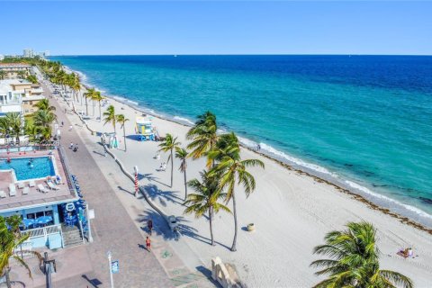 Condominio en venta en Hollywood, Florida, 1 dormitorio, 75.44 m2 № 2000511 - foto 3