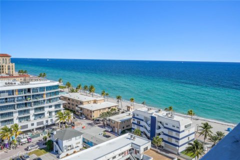 Condominio en Hollywood, Florida, 1 dormitorio  № 2000511