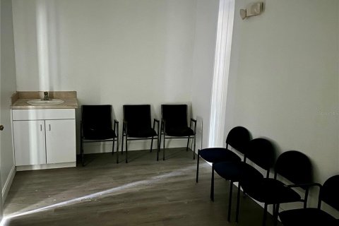 Снять в аренду коммерческую недвижимость в Лисбург, Флорида 910.44м2, № 2116227 - фото 10