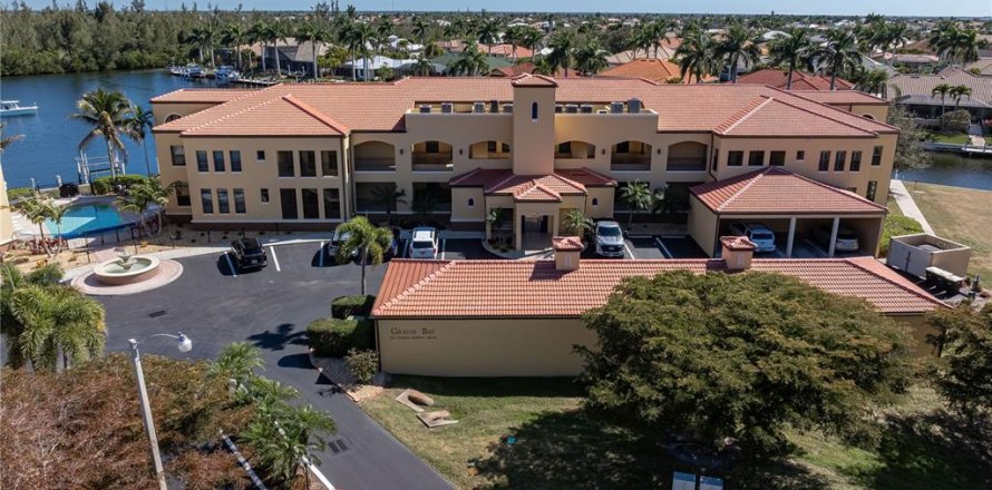 Condominio en Punta Gorda, Florida, 2 dormitorios  № 2094093