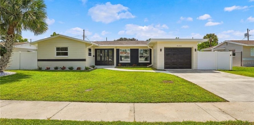 Casa en Saint Petersburg, Florida 2 dormitorios, 119.94 m2 № 2388248