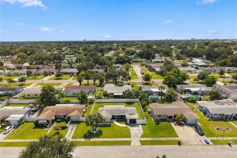 Casa en venta en Saint Petersburg, Florida, 2 dormitorios, 119.94 m2 № 2388248 - foto 30