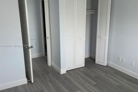 Copropriété à louer à Palmetto Bay, Floride: 2 chambres, 72.19 m2 № 1999208 - photo 10