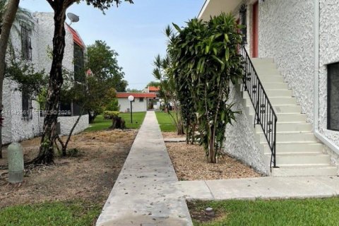 Copropriété à louer à Palmetto Bay, Floride: 2 chambres, 72.19 m2 № 1999208 - photo 15