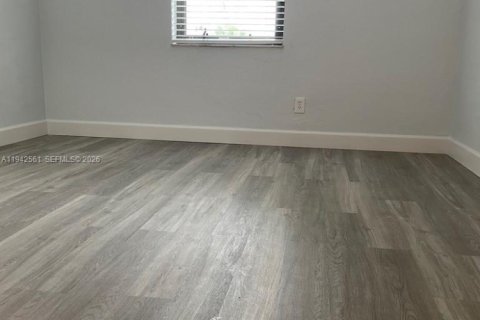 Copropriété à louer à Palmetto Bay, Floride: 2 chambres, 72.19 m2 № 1999208 - photo 9