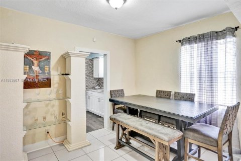 Casa en venta en Miami, Florida, 2 dormitorios, 78.97 m2 № 1992379 - foto 10