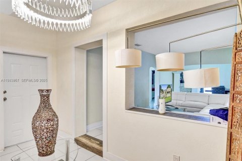 Casa en venta en Miami, Florida, 2 dormitorios, 78.97 m2 № 1992379 - foto 5