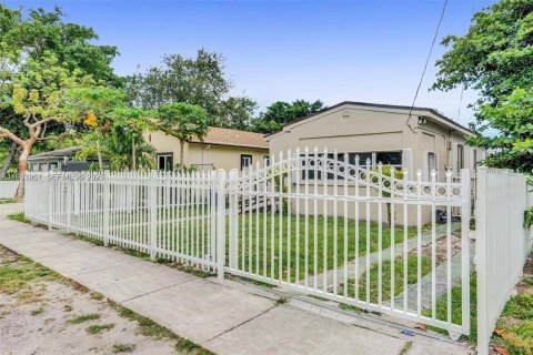 Casa en venta en Miami, Florida, 2 dormitorios, 78.97 m2 № 1992379 - foto 3
