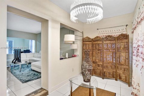 Casa en venta en Miami, Florida, 2 dormitorios, 78.97 m2 № 1992379 - foto 4