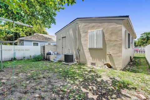 Casa en venta en Miami, Florida, 2 dormitorios, 78.97 m2 № 1992379 - foto 19