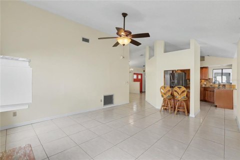 House in Plant City, Florida 4 bedrooms, 191.84 sq.m. № 2314846 - photo 7