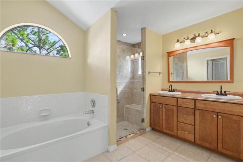 House in Plant City, Florida 4 bedrooms, 191.84 sq.m. № 2314846 - photo 14