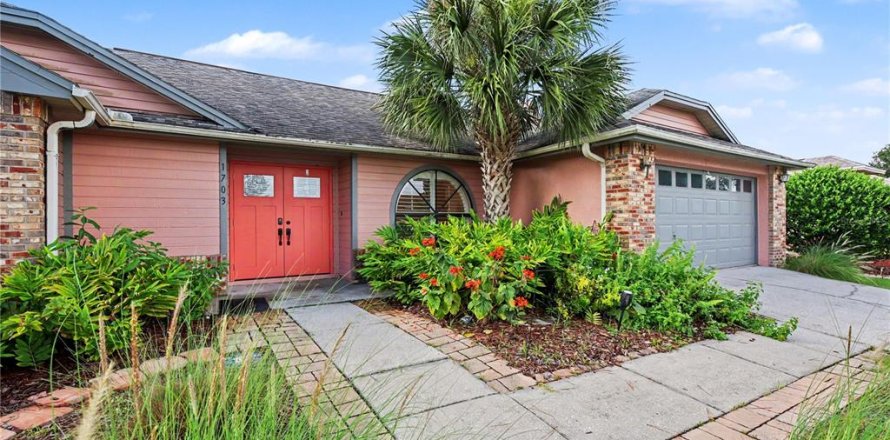 House in Plant City, Florida 4 bedrooms, 191.84 sq.m. № 2314846