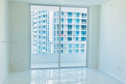Condo in Miami, Florida, 1 bedroom  № 2081253 - photo 6
