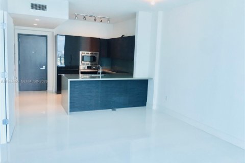 Condo in Miami, Florida, 1 bedroom  № 2081253 - photo 5