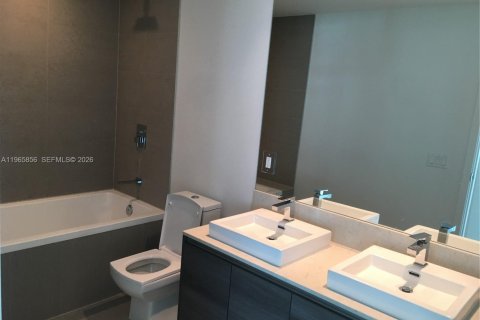 Condo in Miami, Florida, 1 bedroom  № 2081253 - photo 9