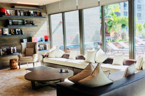 Condo in Miami, Florida, 1 bedroom  № 2081253 - photo 16