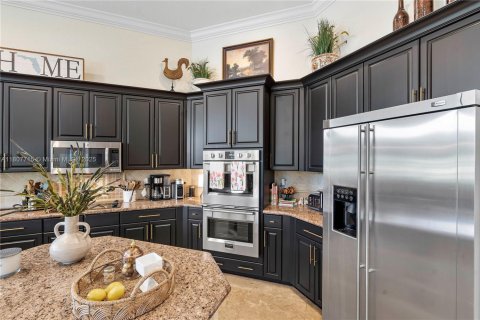 House in Davie, Florida 5 bedrooms, 346.15 sq.m. № 1750457 - photo 24