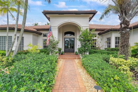 House in Davie, Florida 5 bedrooms, 346.15 sq.m. № 1750457 - photo 5