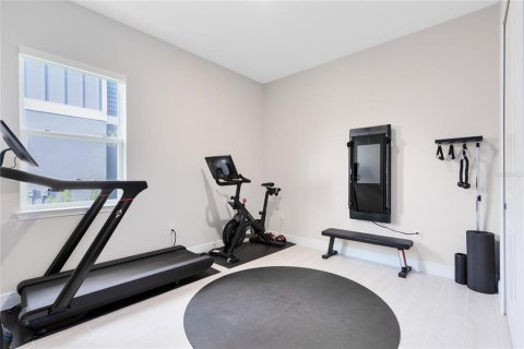 House in Orlando, Florida 5 bedrooms, 287.81 sq.m. № 2151707 - photo 24