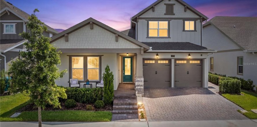 House in Orlando, Florida 5 bedrooms, 287.81 sq.m. № 2151707