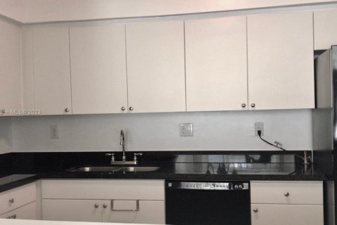 Condominio en venta en Sunny Isles Beach, Florida, 1 dormitorio, 93.37 m2 № 1938000 - foto 10