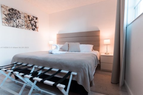 Condominio en venta en Sunny Isles Beach, Florida, 1 dormitorio, 93.37 m2 № 1938000 - foto 12