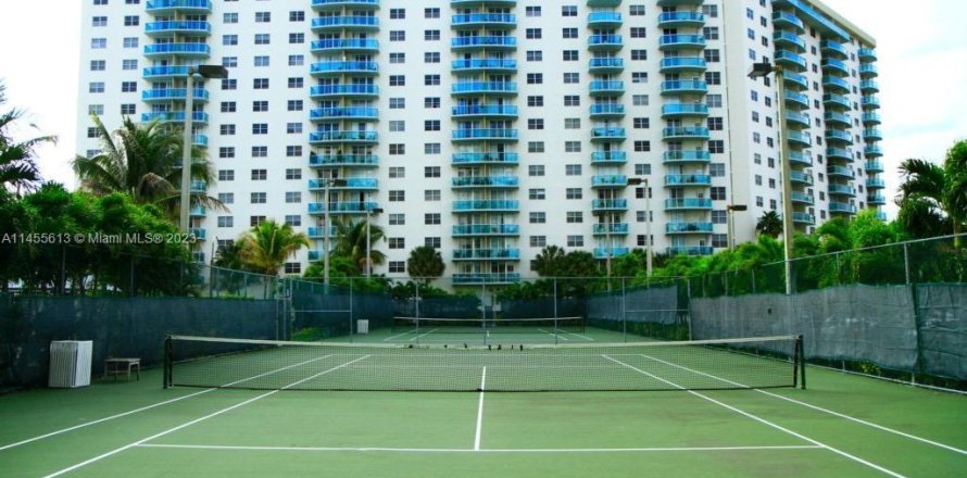 Condo à Sunny Isles Beach, Floride, 1 chambre  № 1938000