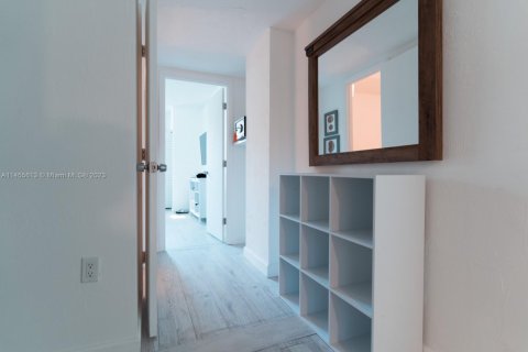 Condominio en venta en Sunny Isles Beach, Florida, 1 dormitorio, 93.37 m2 № 1938000 - foto 14