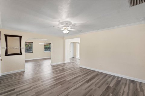 House in Dania Beach, Florida 3 bedrooms, 194.54 sq.m. № 1852149 - photo 13