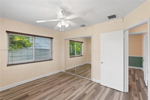 House in Dania Beach, Florida 3 bedrooms, 194.54 sq.m. № 1852149 - photo 22