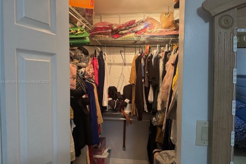 Condo in Doral, Florida, 2 bedrooms  № 1728323 - photo 11