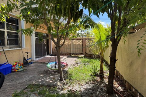 Condo in Doral, Florida, 2 bedrooms  № 1728323 - photo 20