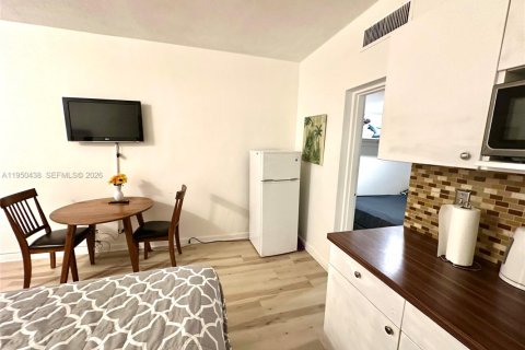 Купить кондоминиум в Халландейл-Бич, Флорида 1 спальня, 29.73м2, № 2005951 - фото 7