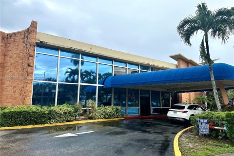 Condo in Hallandale Beach, Florida, 1 bedroom  № 2005951 - photo 14