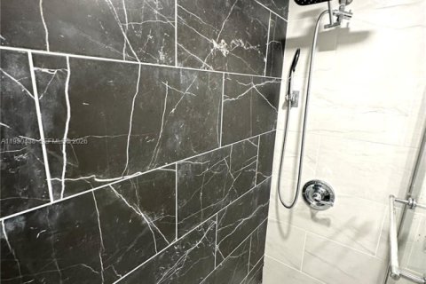 Купить кондоминиум в Халландейл-Бич, Флорида 1 спальня, 29.73м2, № 2005951 - фото 4